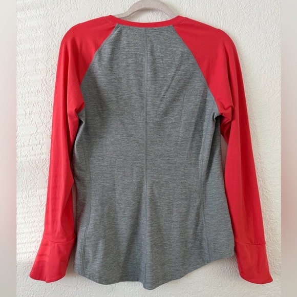 The North Face Motivation Long Sleeve Crew Women's Medium Flash Dry Thumb Holes - Picture 3 of 9